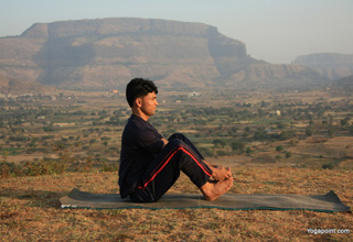 boat-pose-supine-step