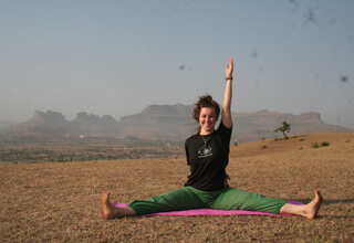 hand-to-leg-forward-bend-sitting-step