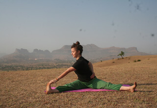 hand-to-leg-forward-bend-sitting-step