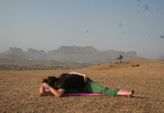 hand-to-leg-forward-bend-sitting-step