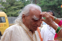 Yogacharya B.K.S.Iyengar Visit Yoga Vidya Gurukul ashram in Trimbak